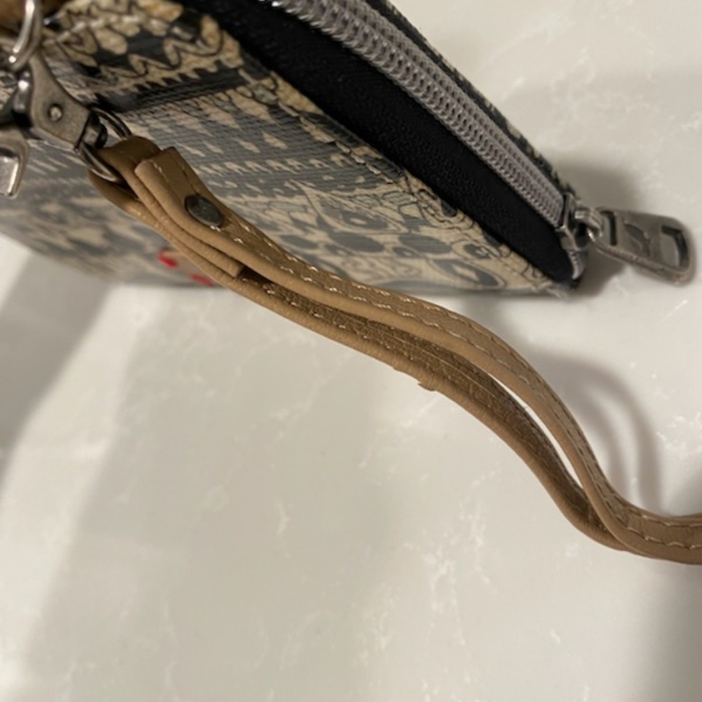 Sack Roots wristlet/wallet. - Picture 6 of 6